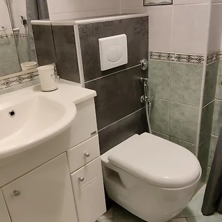 In With Sea View, Balcony, Air Conditioning, Wi-fi