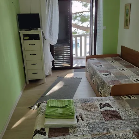 Appartamento In With Sea View, Balcony, Air Conditioning, Wi-fi Jadranovo