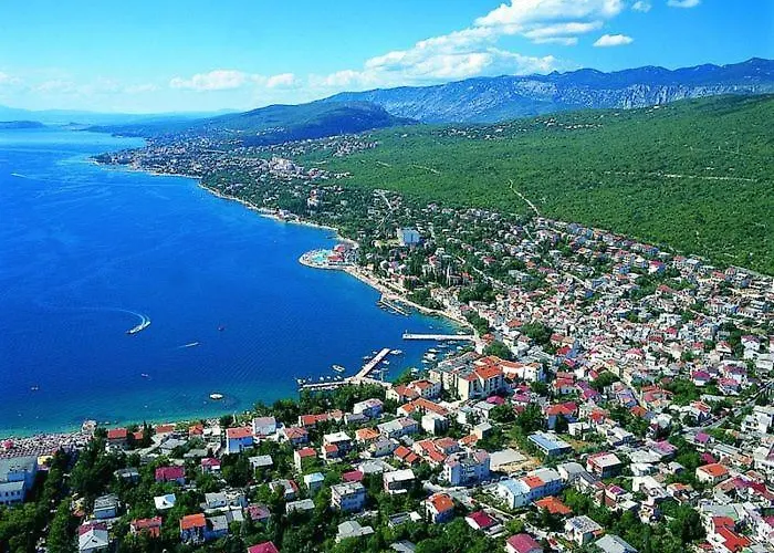 Appartement In With Sea View, Balcony, Air Conditioning, Wi-fi