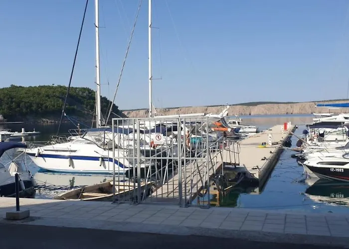 Appartement In With Sea View, Balcony, Air Conditioning, Wi-fi