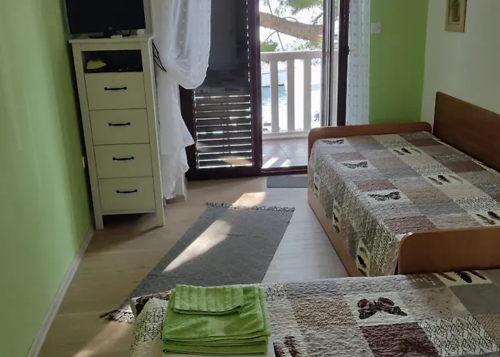 Appartement In With Sea View, Balcony, Air Conditioning, Wi-fi Jadranovo