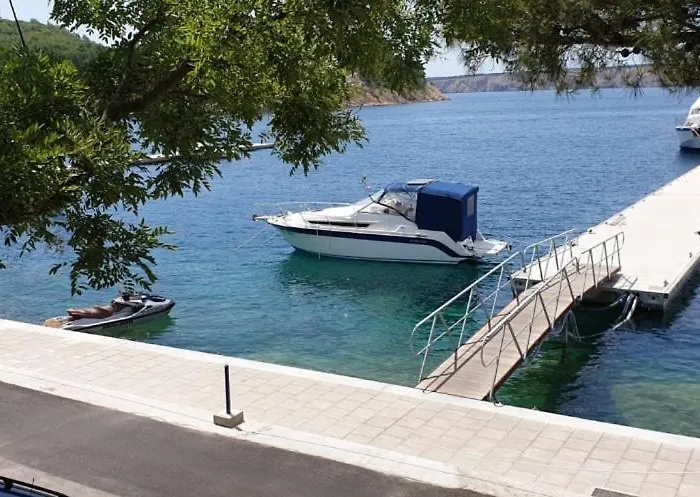 Appartement In With Sea View, Balcony, Air Conditioning, Wi-fi Jadranovo